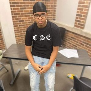 Meet your Posher, Javian